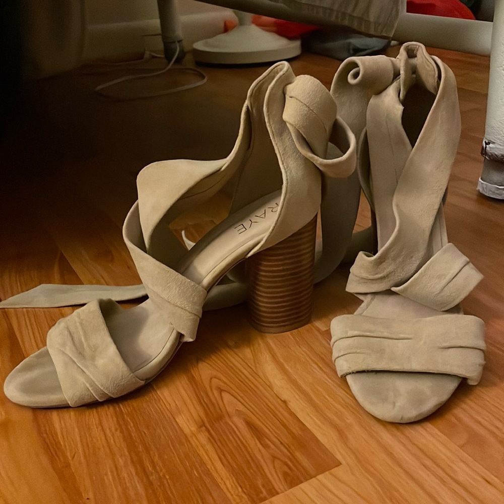 Light tan RAYE heels, wrap around, size 8 W